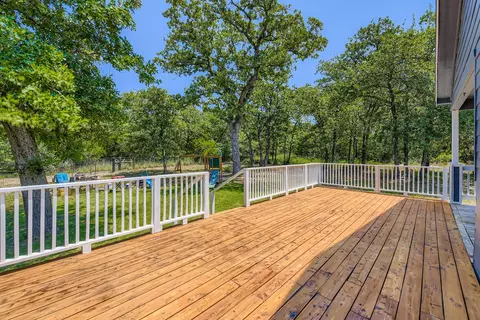 Exterior - 260 Dickerson Ln, Elgin, TX 78621 photo 6 of 8