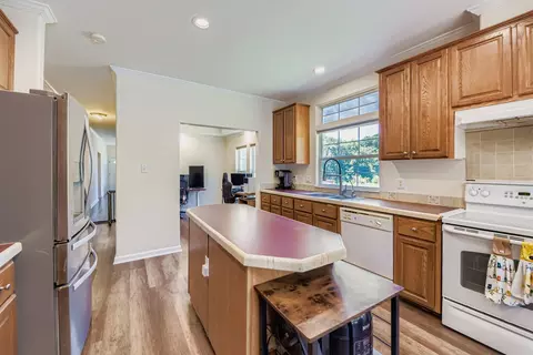 Kitchen - 260 Dickerson Ln, Elgin, TX 78621 photo 3 of 4