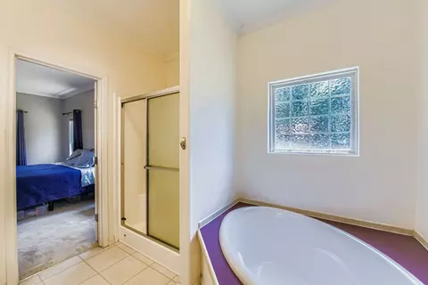Bath - 260 Dickerson Ln, Elgin, TX 78621 photo 2 of 3