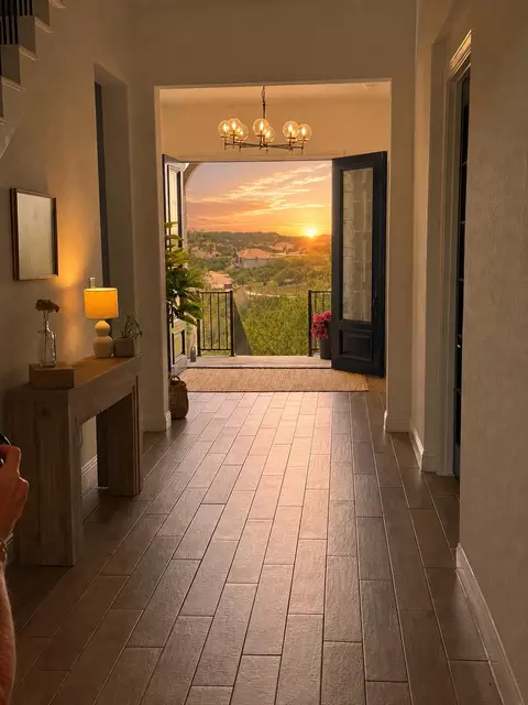 1078 Gato Del Sol Ave, Austin, TX 78737