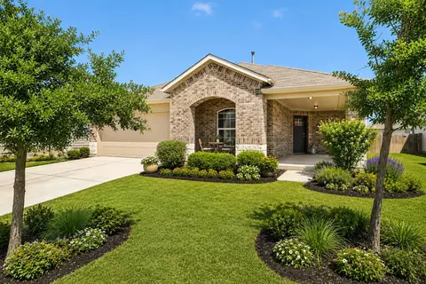 102 Harlan Dr, Hutto, TX 78634