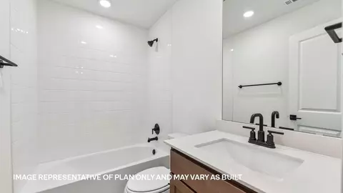 Bath - 2720 Caleb Asher Loop, Round Rock, TX 78665 photo 5 of 5