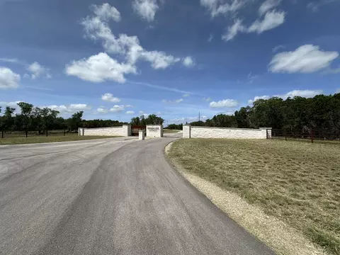 251 Stargazer Dr, Lampasas, TX 76550