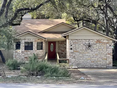 8 Stonehouse Cir, Wimberley, TX 78676