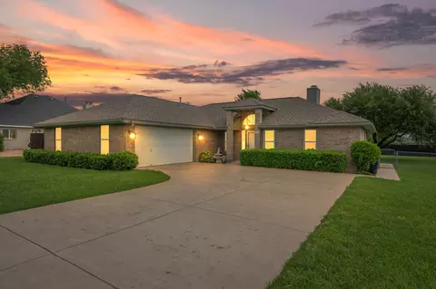 1816 Emerald Isle Dr, Leander, TX 78641