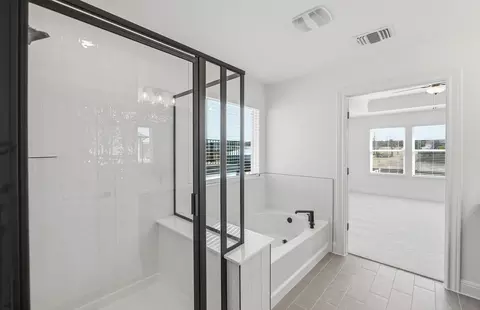 Bath - 400 Foresail Rd, Leander, TX 78641 photo 3 of 4