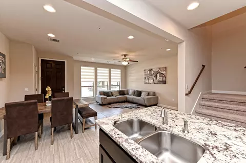 13800 Lyndhurst St #325, Austin, TX 78717