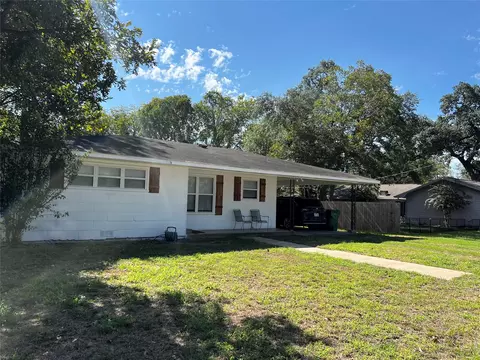 123 W Cedar St, La Grange, TX 78945