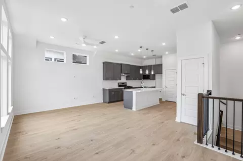 200 W 56th St #1104, Austin, TX 78751