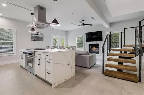 1111 W Annie St, Austin, TX 78704