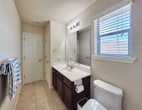 Bath - 1436 Lindo Dr, Leander, TX 78641 photo 5 of 7