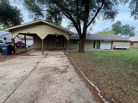 2408 Post Oak Rd, Rockdale, TX 76567