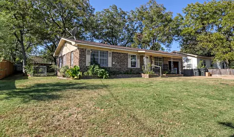 509 N Hill St, Caldwell, TX 77836