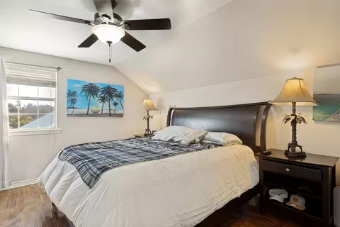 Bedroom - 403 Sinclair Dr, Spicewood, TX 78669 photo 3 of 4