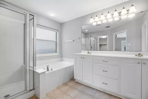 Bath - 2409 Silver Spur Ln, Leander, TX 78641 photo 1 of 4