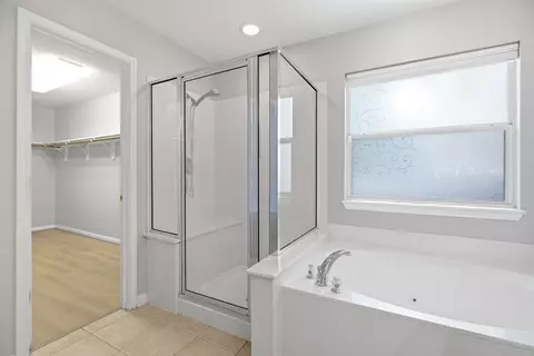 Bath - 2409 Silver Spur Ln, Leander, TX 78641 photo 2 of 4
