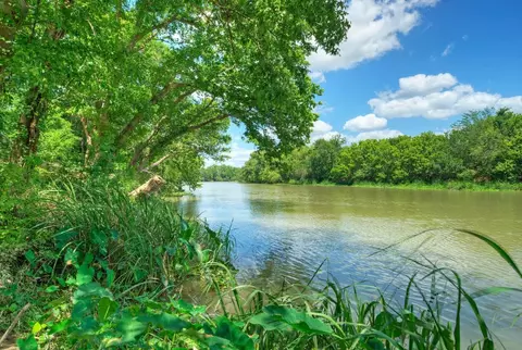 906 Water St, Manor, TX 78653