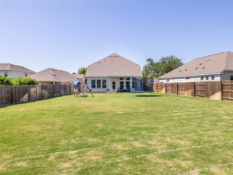 Exterior - 320 Old Trinity Way, Georgetown, TX 78628 photo 6 of 7