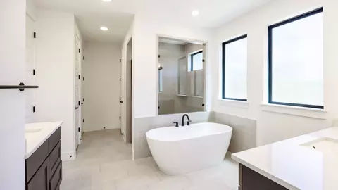 Bath - 1616 Jay Wolf Dr, Georgetown, TX 78628 photo 1 of 1