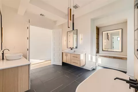 8701 Rollins Dr, Austin, TX 78738 photo 15