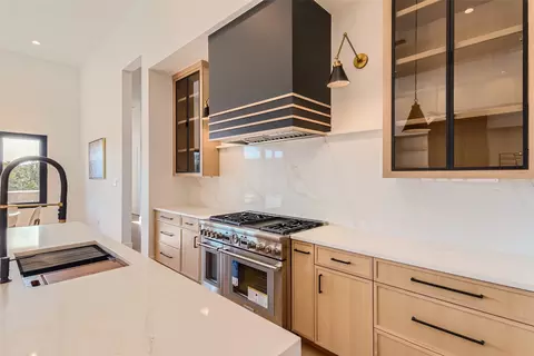 8701 Rollins Dr, Austin, TX 78738 photo 12