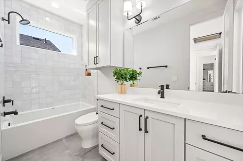 Bath - 1407 Cedar Ave #2, Austin, TX 78702 photo 5 of 5
