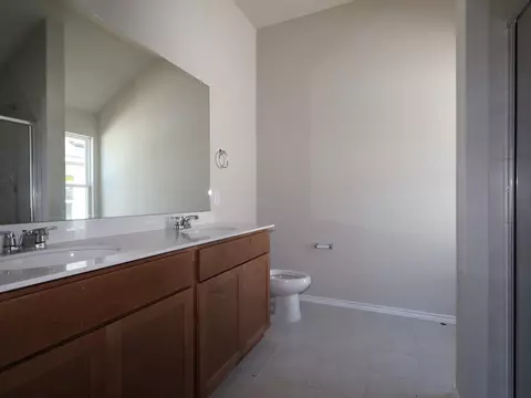 Bath - 7408 Pullman Cv, Austin, TX 78747 photo 1 of 2