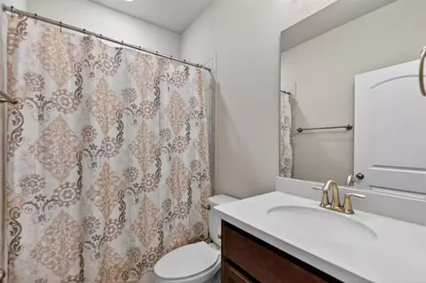 Bath - 1201 Positano Pass, Leander, TX 78641 photo 5 of 5