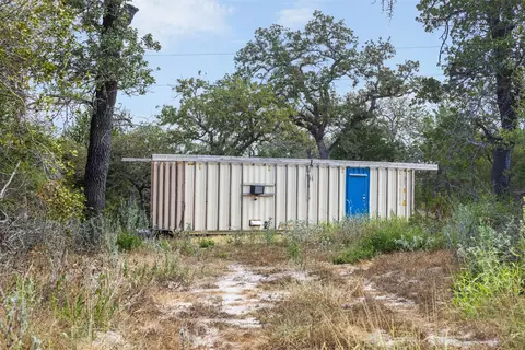3301 Chuckwagon Rd, Luling, TX 78648 photo 4
