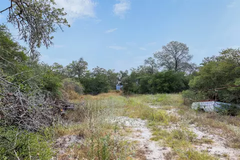 3301 Chuckwagon Rd, Luling, TX 78648 photo 5