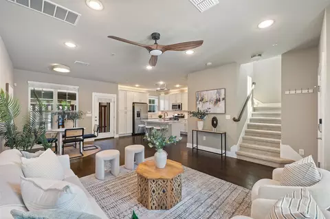 7704 Easy Wind Dr, Austin, TX 78757