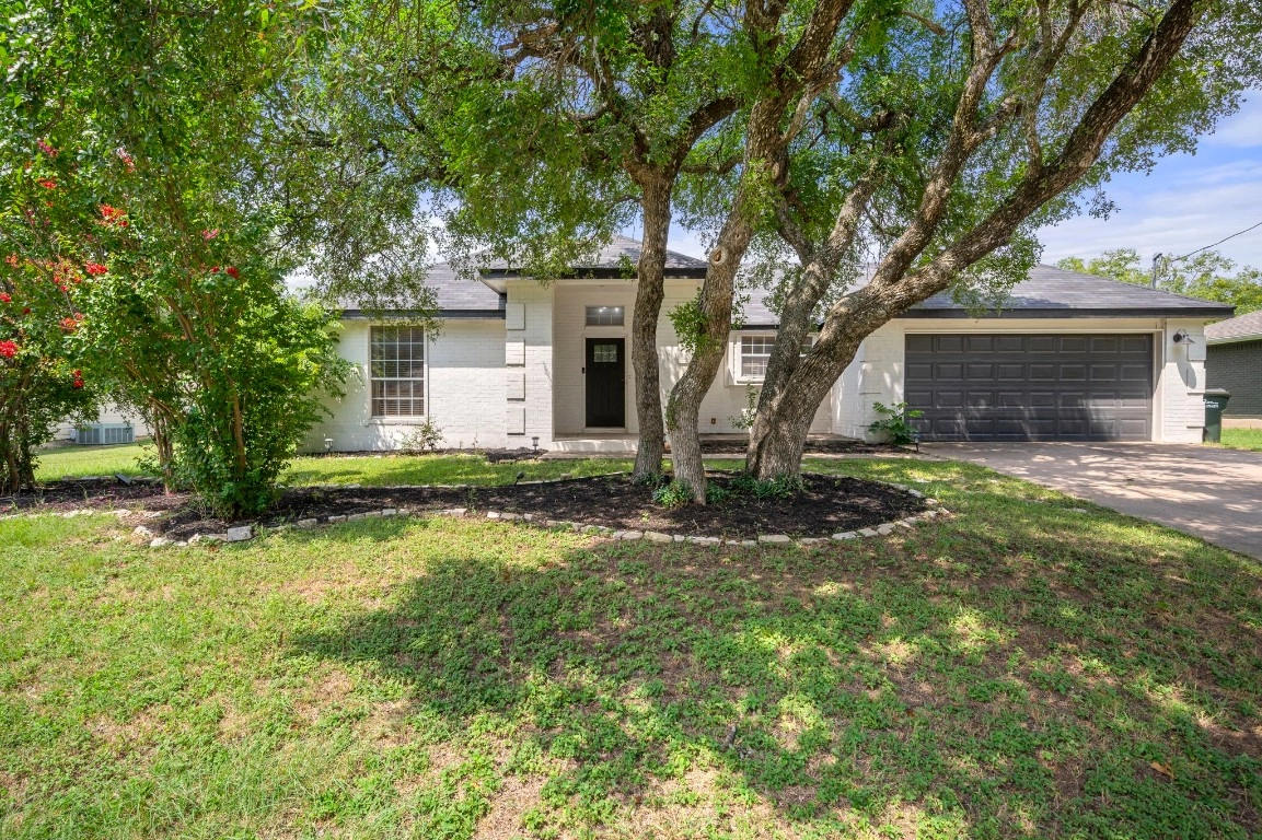 3406 Broken Spoke Trl  