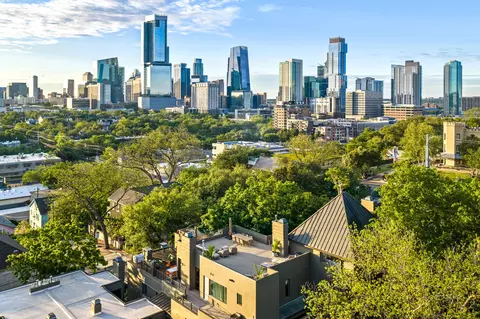 1111 W 12th St #107, Austin, TX 78703