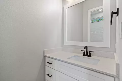 Bath - 308 Axis Loop, Georgetown, TX 78628 photo 5 of 8