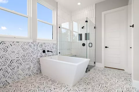 Bath - 308 Axis Loop, Georgetown, TX 78628 photo 8 of 8