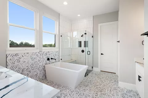 Bath - 308 Axis Loop, Georgetown, TX 78628 photo 6 of 8