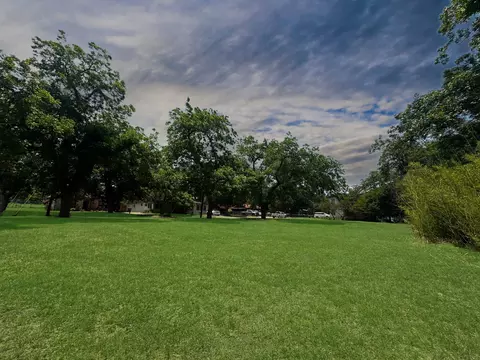 922 Booneville Ave, New Braunfels, TX 78130