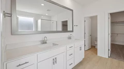 Bath - 437 Eagle Canyon Dr, Leander, TX 78641 photo 2 of 5