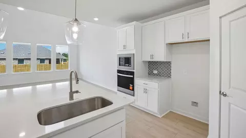 Kitchen - 437 Eagle Canyon Dr, Leander, TX 78641 photo 4 of 5
