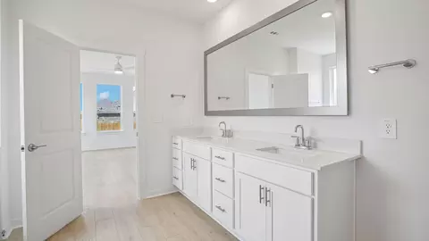 Bath - 437 Eagle Canyon Dr, Leander, TX 78641 photo 5 of 5