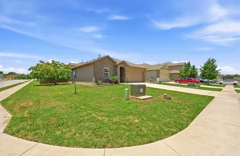 227 Hess Dr, Kyle, TX 78640