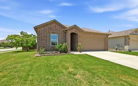 227 Hess Dr, Kyle, TX 78640