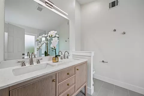 Bath - 4719 Mather, Kyle, TX 78640 photo 1 of 6