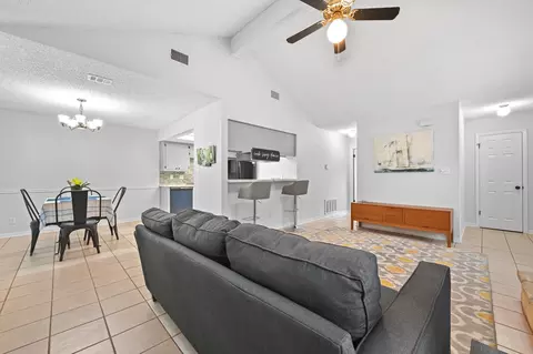 275 Mooring Cir #A, Lakeway, TX 78734