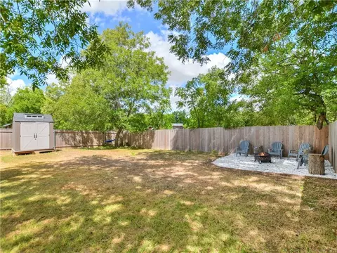 Exterior - 504 W 2nd St, Elgin, TX 78621 photo 5 of 6