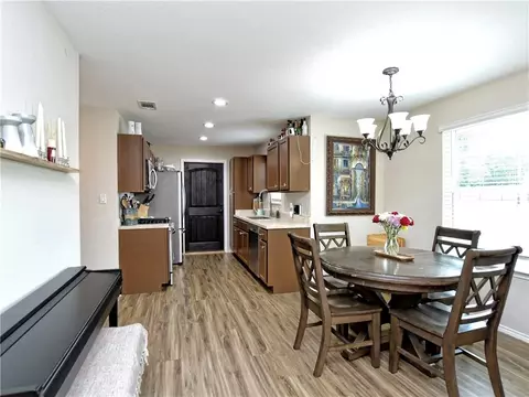 Dining - 504 W 2nd St, Elgin, TX 78621 photo 3 of 3