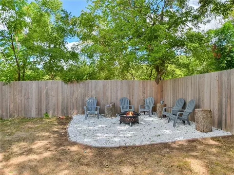 Exterior - 504 W 2nd St, Elgin, TX 78621 photo 2 of 6