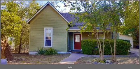 1008 Washburn St, Taylor, TX 76574