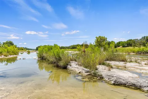 135 River View Dr, Johnson City, TX 78636