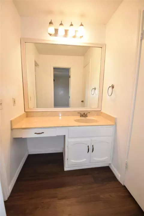 Bath - 2000 Millay Dr, Austin, TX 78752 photo 3 of 4